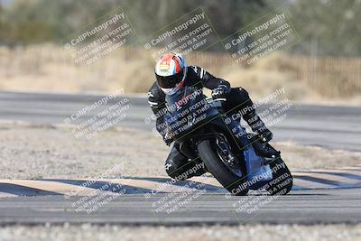 media/Dec-01-2025-Moto Forza (Mon) [[2daa91e15f]]/3-Beginner Group/Session 3 (Turn 3)/